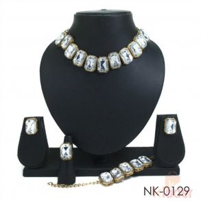 NECKLACE SET WITH EARRINGS